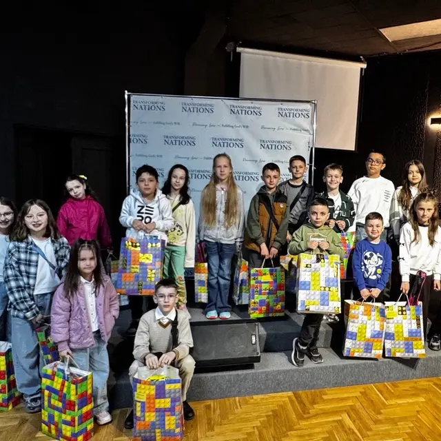 Допоможіть дітям, постраждалим від війни в Україні — фото 1 з 1